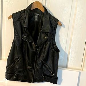 Hot Topic vegan leather vest 2xL but fits more like a Large